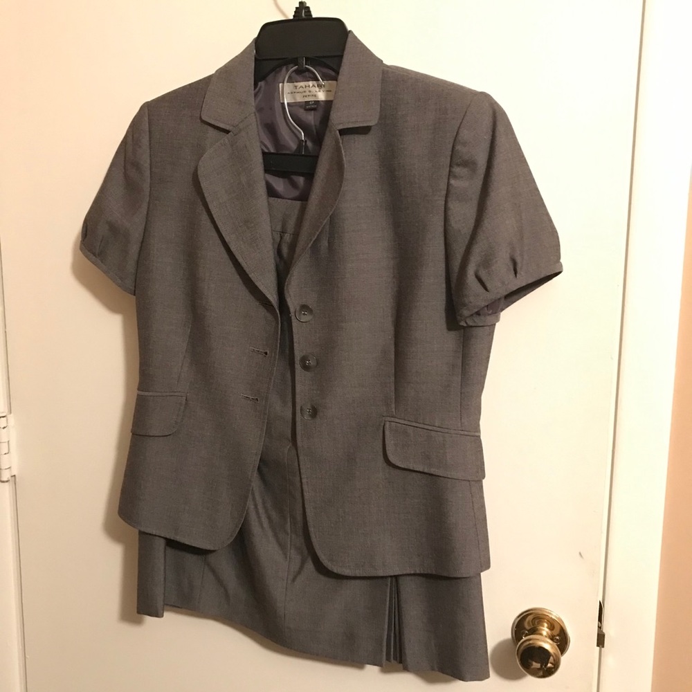 Tahari Arthur S. Levine Petite Skirt Suit
